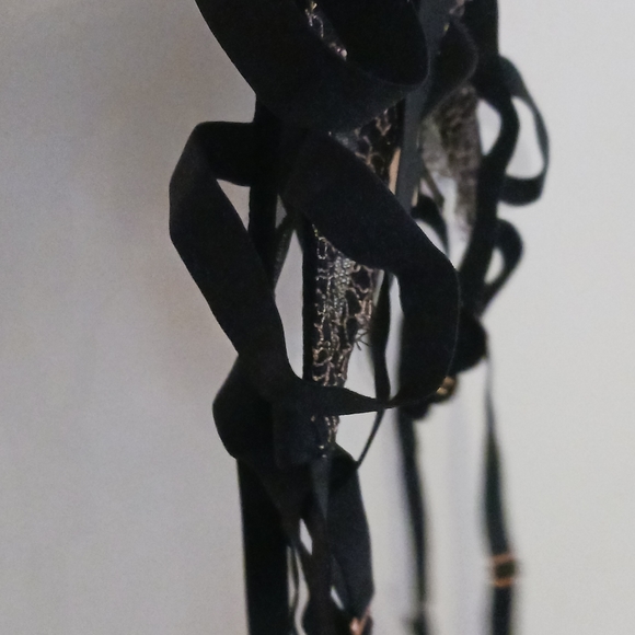 Victoria secret black strappy garterbelt size M/L - Picture 4 of 11